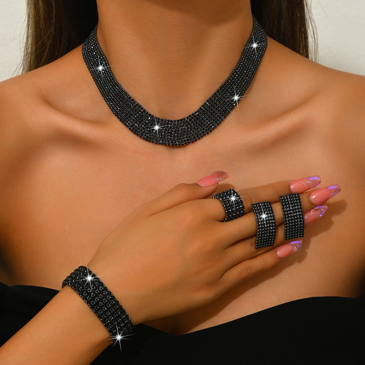 Black Necklace + Earrings + Bracelet + Ring [+K21.09]